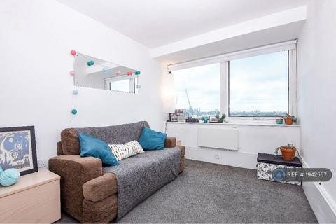 undefined, Aragon Tower, London, SE8