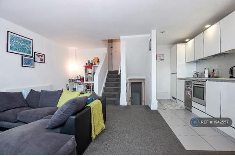 undefined, Aragon Tower, London, SE8