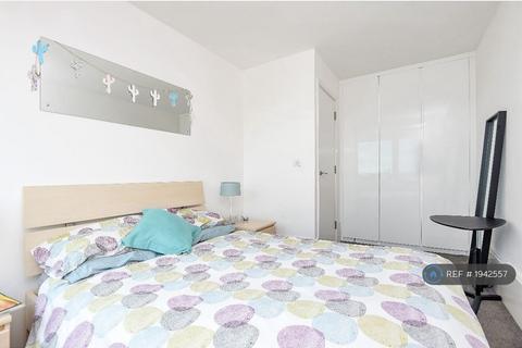 undefined, Aragon Tower, London, SE8