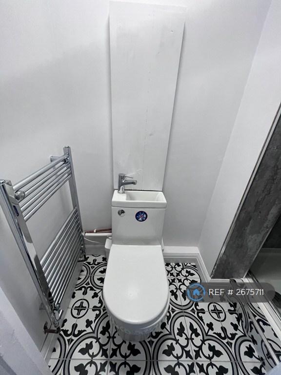 Ensuite Bedroom 2