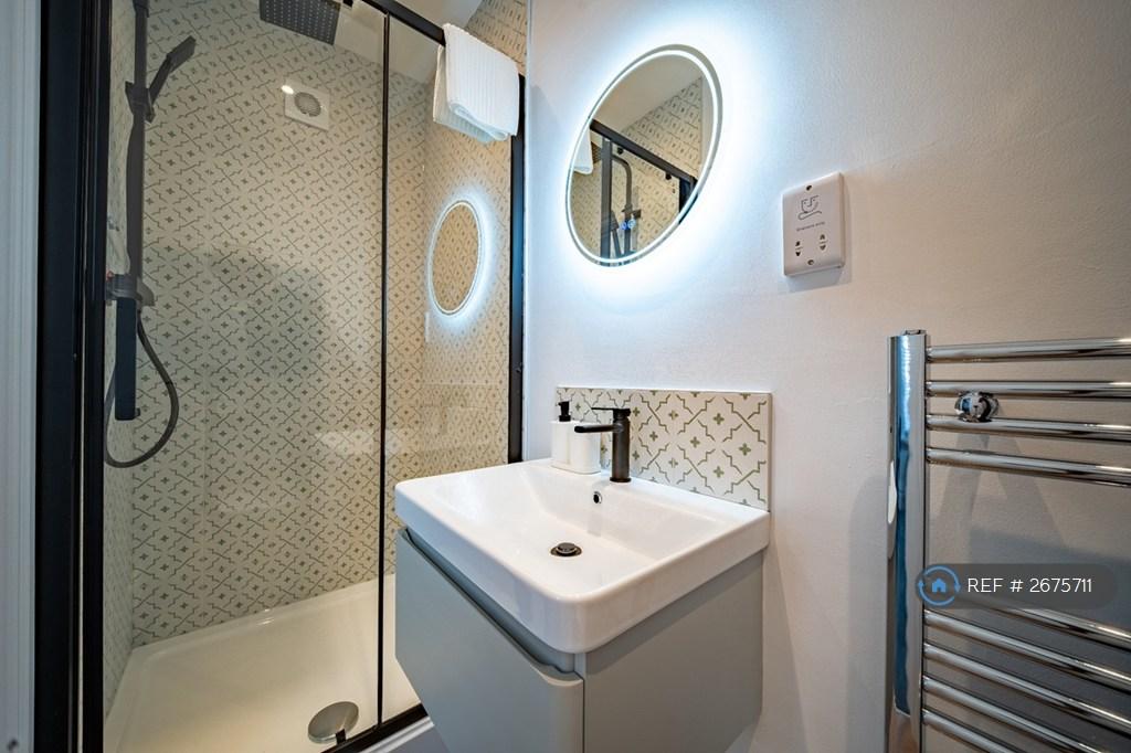 Bedroom 3 Ensuite