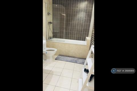 undefined, Mann Island, Liverpool, L3