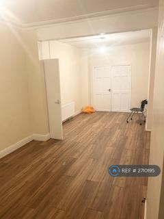 3 bedroom terraced house to rent, Chadwin Road, London, E13