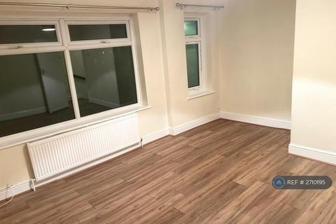 3 bedroom terraced house to rent, Chadwin Road, London, E13