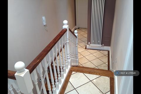2 bedroom flat to rent, Hanover Park, London, SE15