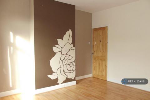 2 bedroom terraced house to rent, Aston Street, Leeds, LS13