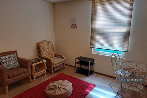 2 bedroom terraced house to rent, Aston Street, Leeds, LS13
