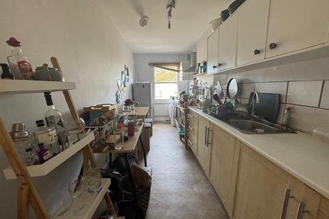 2 bedroom flat to rent, Bromfelde Road, Stockwell, London SW4