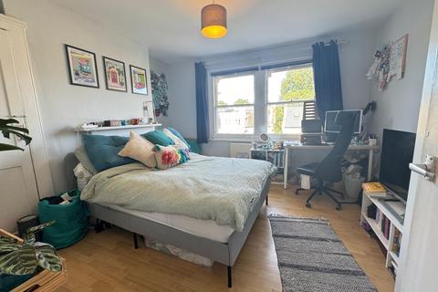 2 bedroom flat to rent, Bromfelde Road, Stockwell, London SW4