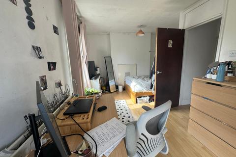 2 bedroom flat to rent, Bromfelde Road, Stockwell, London SW4