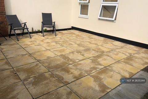 1 bedroom flat to rent, Wendover Road, Aylesbury, HP21