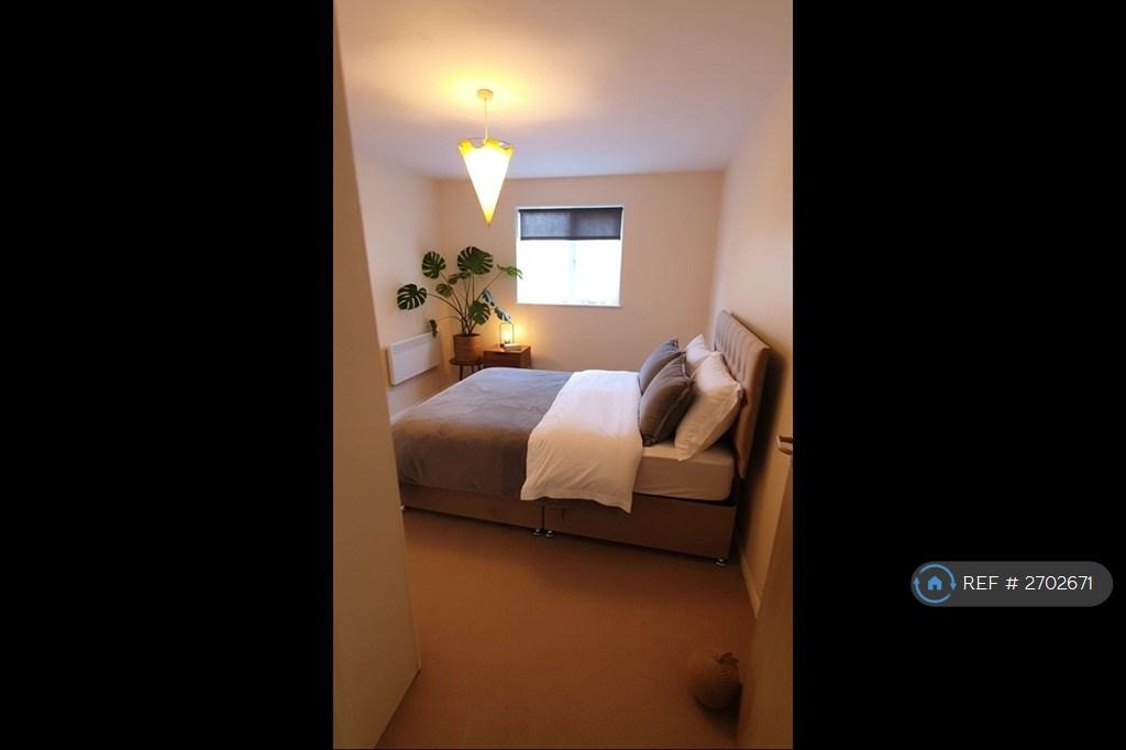 Furnished Bedroom, 3 x Wardrobes