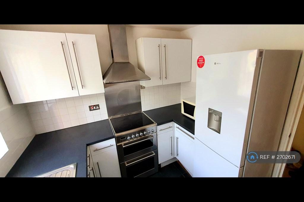 Kitchen - Double Oven, Fridge/f, Washing Machine