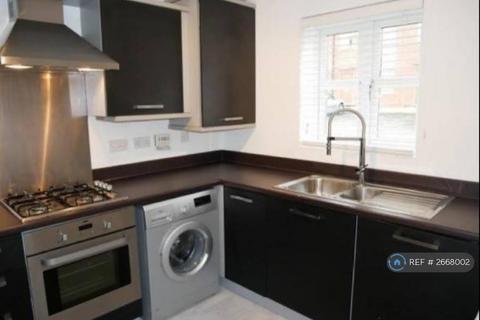 3 bedroom semi-detached house to rent, Christie Lane, Salford, M7