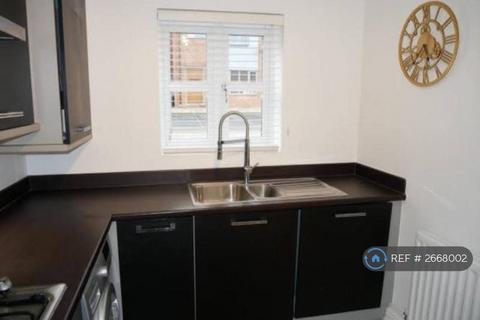 3 bedroom semi-detached house to rent, Christie Lane, Salford, M7