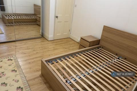 1 bedroom end of terrace house to rent, Amesbury Avenue, London, SW2