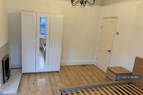 1 bedroom end of terrace house to rent, Amesbury Avenue, London, SW2