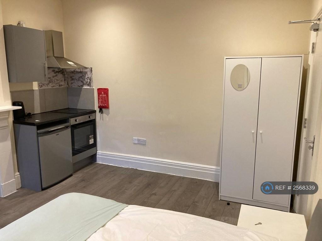 Studio 6 - Available Now £775