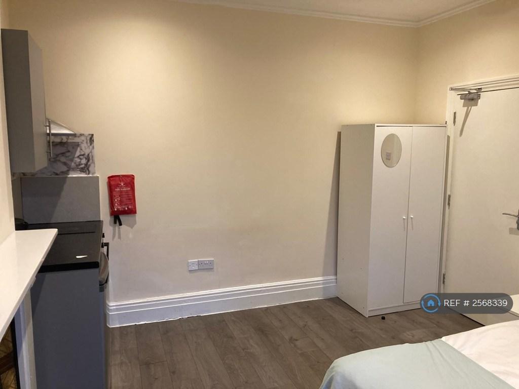 Studio 6 - Available Now £775