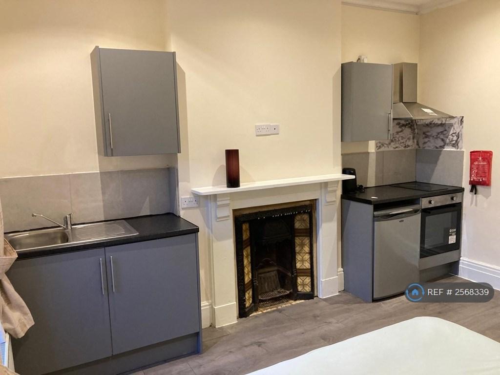 Studio 6 - Available Now £775