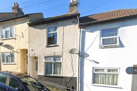 3 bedroom terraced house to rent, Gordon Road, Chatham, ME4