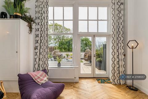 2 bedroom flat to rent, Owls Road, Bournemouth, BH5
