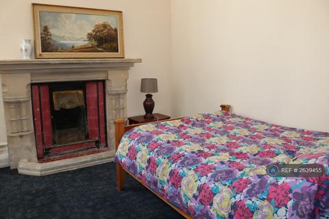 1 bedroom in a house share to rent, Lennard Road, Folkestone, CT20