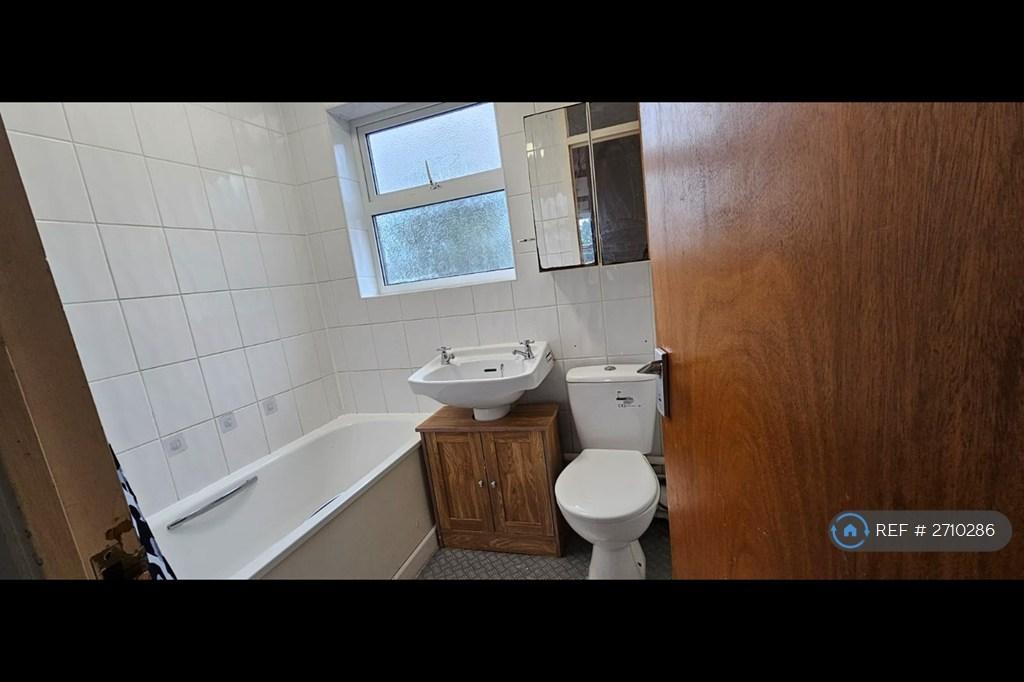 Bathroom Upstairs