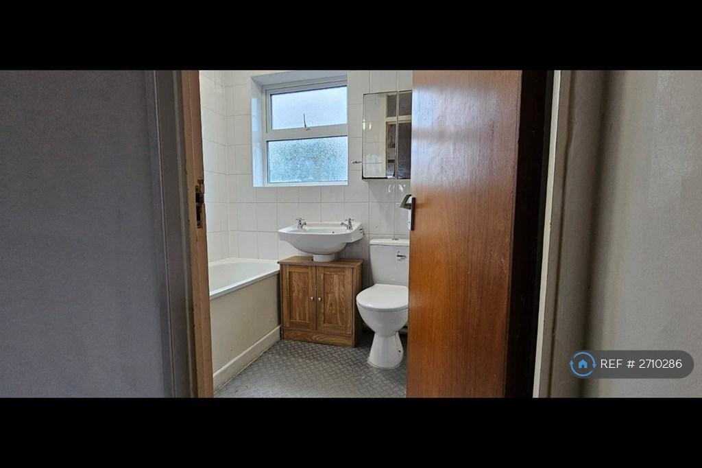 Bathroom Upstairs