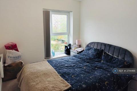 2 bedroom flat to rent, Fermont House, London, NW9