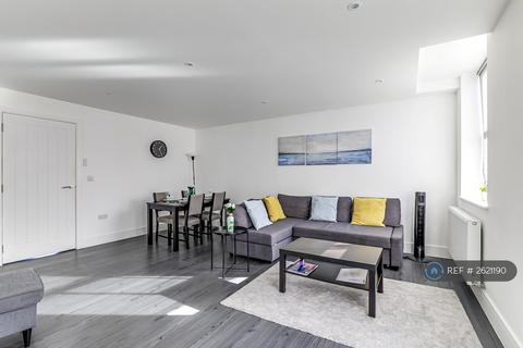 2 bedroom flat to rent, St. James House, Canterbury, CT1