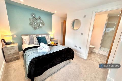 2 bedroom flat to rent, Queens Quay, Torquay, TQ1