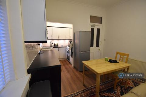 1 bedroom in a flat share to rent, Clifton Road, Aberdeen, AB24