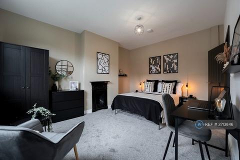 undefined, Autumn Grove, Leeds, LS6