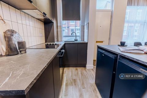 undefined, Autumn Grove, Leeds, LS6