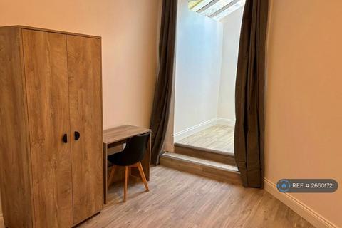 undefined, High Street, Godalming, GU7
