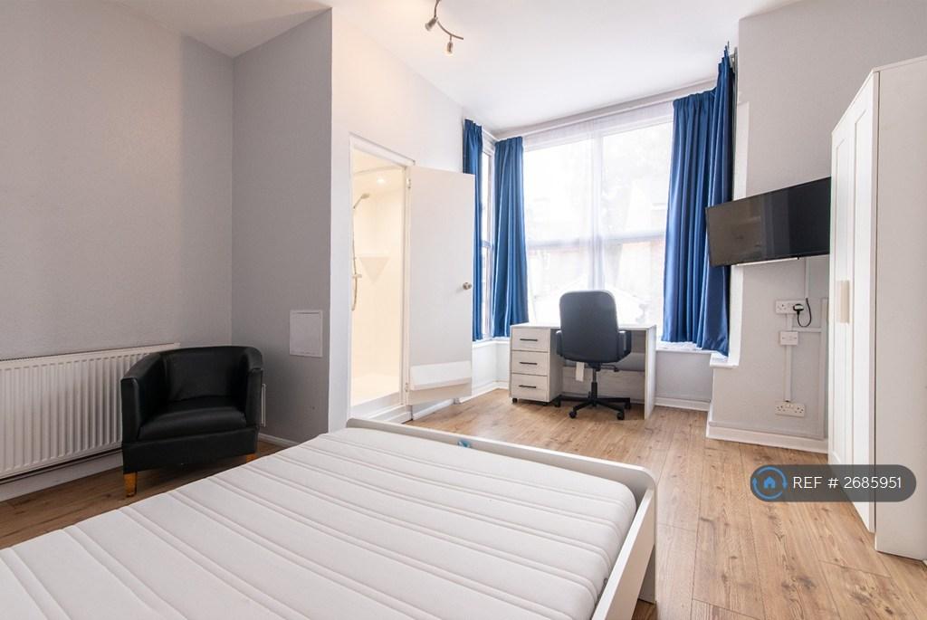 Large Bedroom