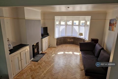 4 bedroom semi-detached house to rent, West Barnes Lane, New Malden, KT3