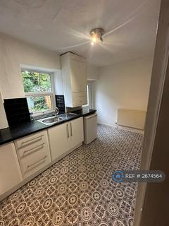 2 bedroom terraced house to rent, High Street West, Glossop, SK13