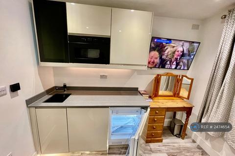 undefined, London, London, UB6