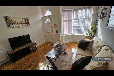 2 bedroom terraced house to rent, Parkfield Avenue, Manchester, M14
