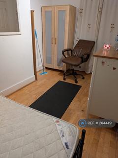 undefined, Ferndale Road, Swindon, SN2