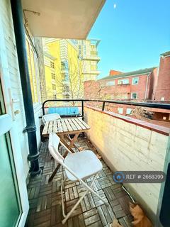 3 bedroom flat to rent, Northfleet House, London, SE1