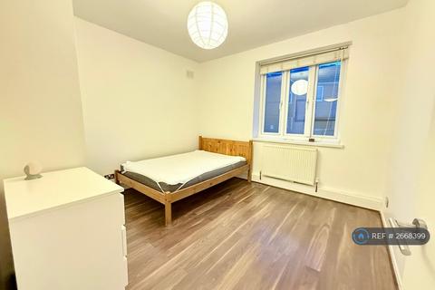 3 bedroom flat to rent, Northfleet House, London, SE1
