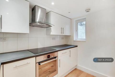 Studio to rent, Upper Tachbrook St, London, SW1V