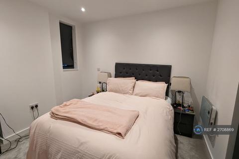 1 bedroom flat to rent, Queen Way, Salford, M3