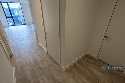 1 bedroom flat to rent, Queen Way, Salford, M3