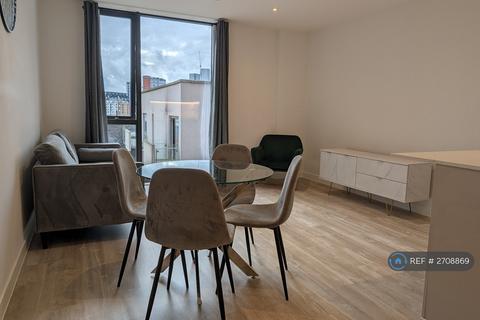1 bedroom flat to rent, Queen Way, Salford, M3