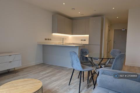 1 bedroom flat to rent, Queen Way, Salford, M3