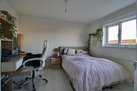 undefined, Owlets Hall Close, Hornchurch RM11